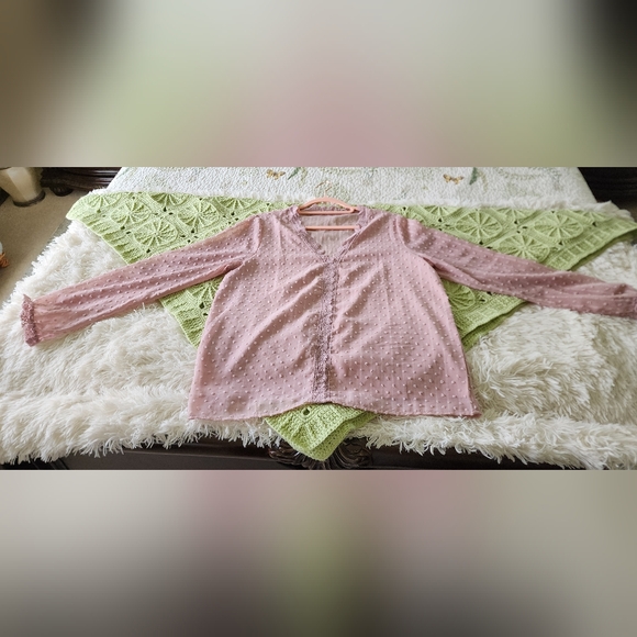 Lace top - Picture 4 of 9